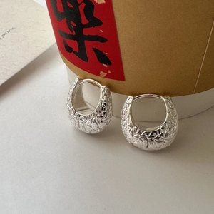 Minimalist S925 sterling silver hoop earrings with unique wrinkled textured finish