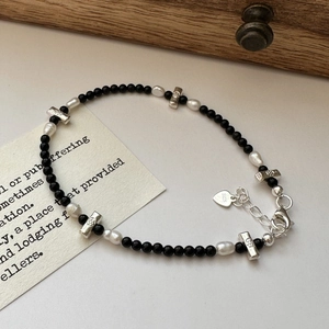 Vintage S925 sterling silver beaded bracelet with black beads and heart charm