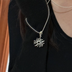 Minimalist S925 sterling silver sunflower pendant necklace with a dark bead center