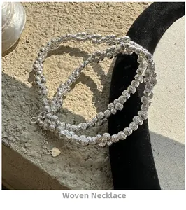 Detail der S925 Sterling Silber Perlenkette mit Herzanhänger und Karabinerverschluss