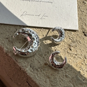 S925 sterling silver earrings and brooch set with hammered texture and lunar design