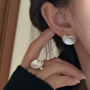 Minimalist S925 sterling silver jewelry set with matte textured ring and earrings