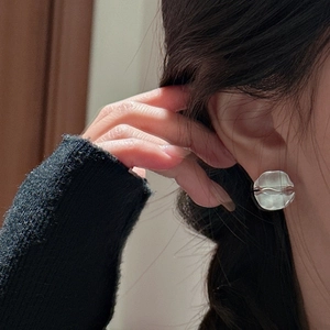 Minimalist S925 sterling silver earrings with irregular matte wrinkled round design