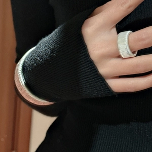 Modern S925 sterling silver wide ring and bracelet set with fine textured wire wrapped design