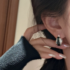 Minimalist S925 sterling silver hoop earrings with vintage black enamel and gold sand texture