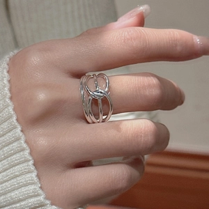 Minimalist S925 sterling silver multilayer twisted ring shown on a finger