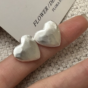 S925 Sterling Silver Heart Stud Earrings For Women Minimalist Matte Brushed Hammered Metal Heart Earrings Vintage Jewelry Gift