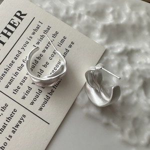 Minimalist matte S925 sterling silver twisted C-shape hoop earrings for women