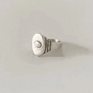 Bague ovale en argent S925 rétro avec texture martelée et finition vintage