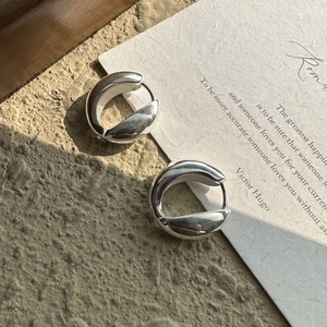 Minimalist S925 sterling silver chunky U-shape hoop earrings with high polish finish