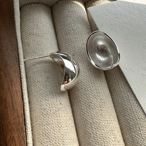 S925 sterling silver minimalist dome stud earrings with mirror finish in a jewelry box