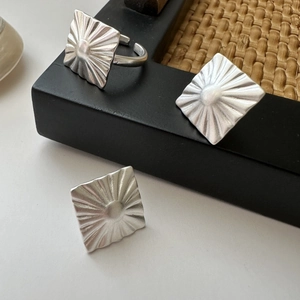 Matte S925 sterling silver square ring set featuring sunburst pattern with adjustable open band