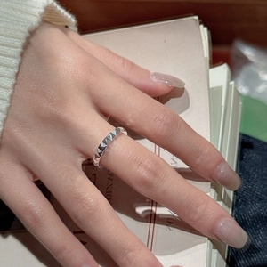 Minimalist S925 sterling silver ring with CNC carved geometric pyramid pattern for women