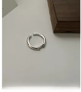 Minimalist S925 sterling silver open ring featuring a smooth circular line design