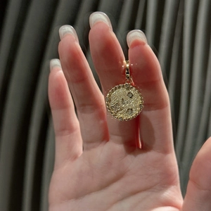 Retro S925 silver gold star coin pendant with twisted rope edge and sparkling crystals