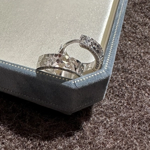 Minimalist S925 sterling silver hammered texture hoop earrings on a velvet display