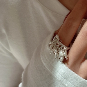 Minimalist S925 sterling silver beaded fringe ring with white teardrop pearls on hand