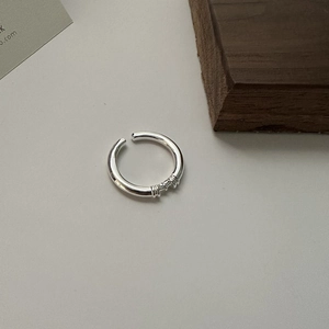 Minimalist S925 sterling silver open ring with textured spiral band design for women