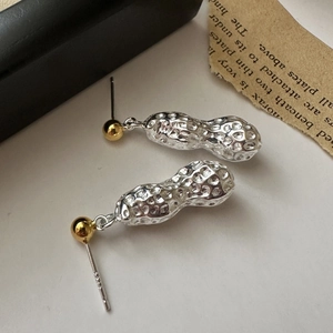 Boucles d'oreilles cacahuètes en argent S925 avec finition métallique bicolore or et argent