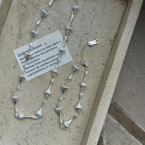 Chaîne rétro en argent sterling S925 avec textures torsadées et finition mate