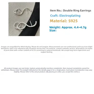 Detailsicht der S925 Sterling Silber S-förmigen Doppel-Creolen mit 4,7g Gewicht