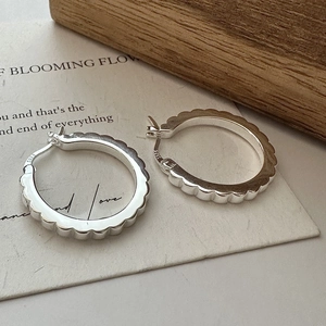 925 Sterling Silver Gear Hoop Earrings For Women Minimalist Scalloped Edge Personalized Geometric Round Earrings Jewelry Gift