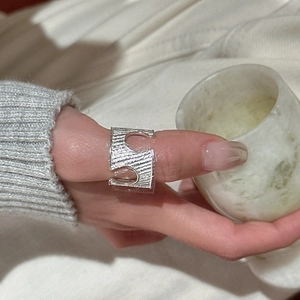 Minimalist S925 sterling silver ring with vintage irregular texture for women