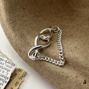 Polished S925 sterling silver knotted heart chain ring with elegant interlaced design