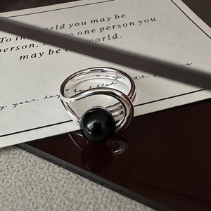 Minimalist S925 sterling silver open ring with a large black onyx spherical bead detail