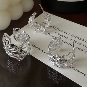Three-piece set of S925 silver irregular woven hollow C-shape earrings on display card