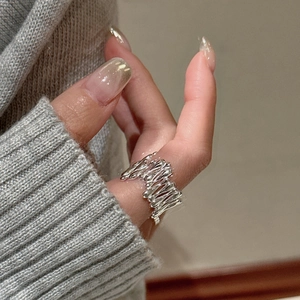 Bague minimaliste en argent S925 style lave liquide avec design irrégulier de goutte