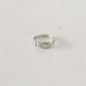 Bague vintage minimaliste en argent sterling S925 avec motif d'étoile rayonnante
