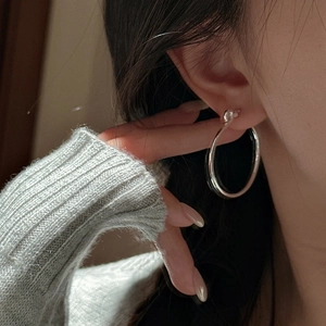 Orecchini a cerchio minimalisti in argento sterling S925 per uno stile quotidiano chic