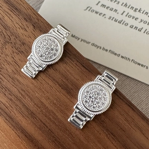 Boucles d'Oreilles Clous en Argent Sterling 925 Forme de Montre Design de Niche Vintage avec Zirconia Bijoux pour Femme