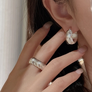 Textured S925 sterling silver ring and hoop earrings set with retro CNC striped pattern