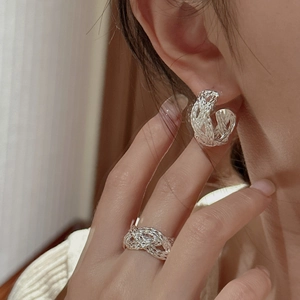 S925 sterling silver woven jewelry set featuring chunky C-hoop earrings and textured ring