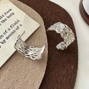 Korean Style Niche Design 925 Sterling Silver Wavy Hollow Hoop Earrings Geometric Minimalist Silver Stud Earrings For Women Jewelry