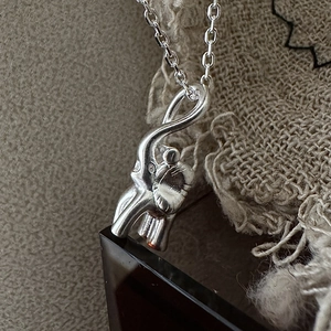 S925 sterling silver elephant pendant necklace with a minimalist fine chain for women