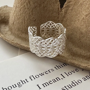 Minimalist S925 sterling silver open ring with intricate hollow lace mesh and wavy edges