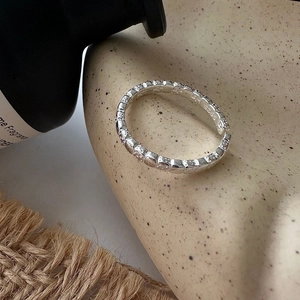 Minimalist S925 sterling silver open ring with vintage textured square pattern design