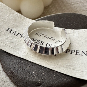 Minimalist S925 sterling silver open ring with unique wavy texture and vintage design
