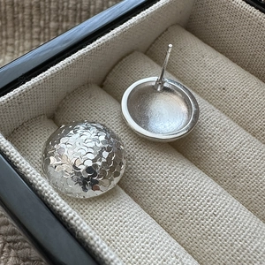 S925 sterling silver hemispherical stud earrings with overlapping scale texture finish