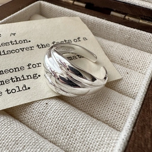 Anello largo in argento sterling S925 con design a onde in scatola regalo raffinata