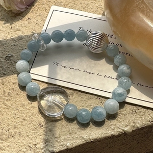 Bracelet en argent S925 avec perles d'aigue-marine et grand pendentif en cristal de cœur