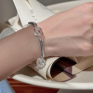 Minimalist S925 silver beaded bracelet with clear ripple beads and metallic tubes