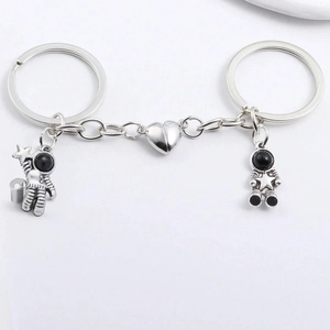 Magnetic Astronaut Spaceman Couple Keychain Alloy Metal Heart Attraction Keyring For Lovers Friends School Bag Pendant Gift