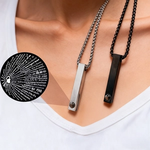 Ti Amo in 100 Lingue Collana di Proiezione in Acciaio Inossidabile Romantico Pendente a Colonna Lunga Gioiello per Coppie
