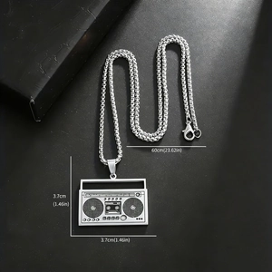 Collar con colgante de boombox retro hip-hop de acero inoxidable plateado