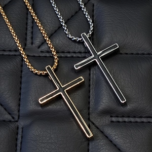 Collana con Ciondolo a Croce in Acciaio Inossidabile Minimalista Colore a Contrasto Hip Hop Unisex Gioielli per Uomo Donna Accessorio Moda