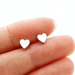 Minimalist Stainless Steel Heart Stud Earrings For Women Tiny Polished Heart Shaped Earrings Sweet Daily Piercing Jewelry For Couples